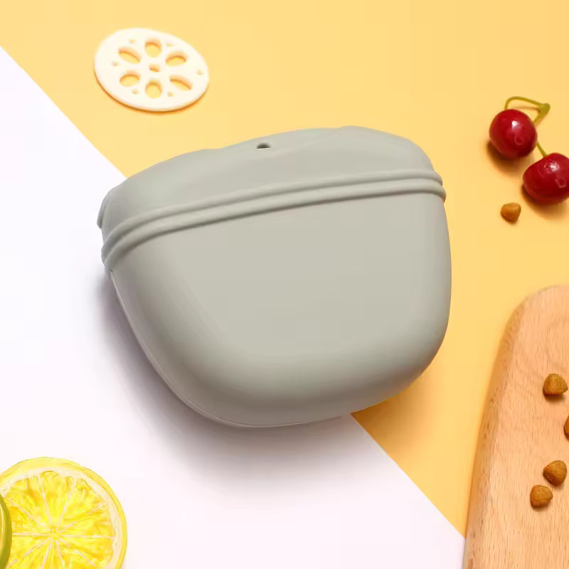 Silicone Pet Treat Pouch – Portable Dog Training Snack Bag with Magnetic Closure