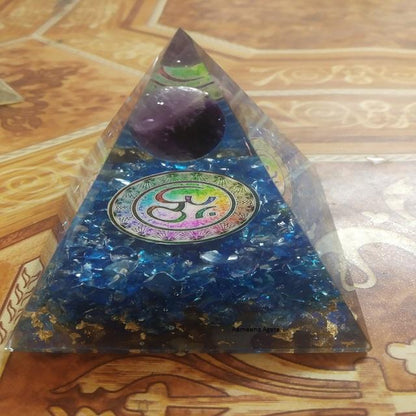 Natural Tiger Eye Orgone Pyramid – Healing Crystal Resin Energy Orgonite Pyramid for Meditation, Feng Shui & Home Decor